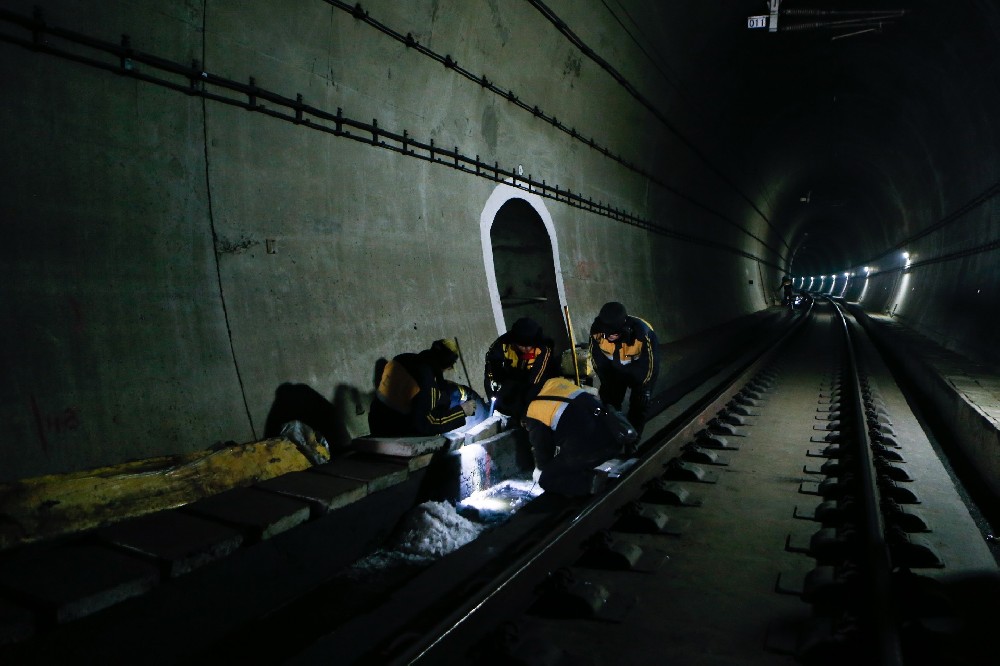 贵溪铁路运营隧道病害现状